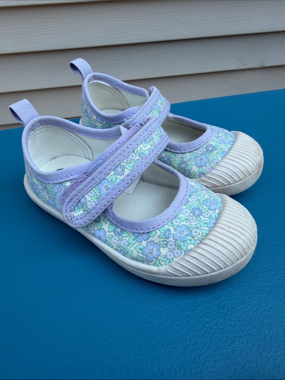 Cat & Jack Lavender Floral Mary Jane Sandals